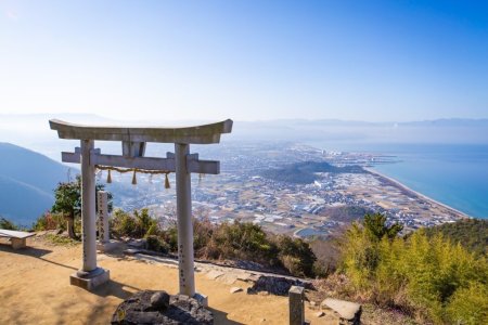 高屋神社 本宮(天空の鳥居）