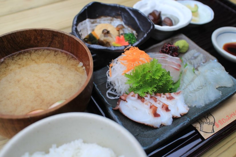 瀬戸内のお魚定食(刺身)1,000円