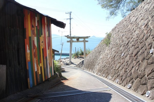 男木島 路地壁画プロジェクト wallalley／眞壁陸二